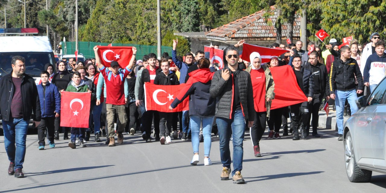Bartınlılar şehitler için yürüdü