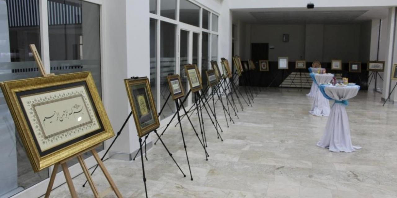 "Berceste" tezhip sergisi hayran bıraktı