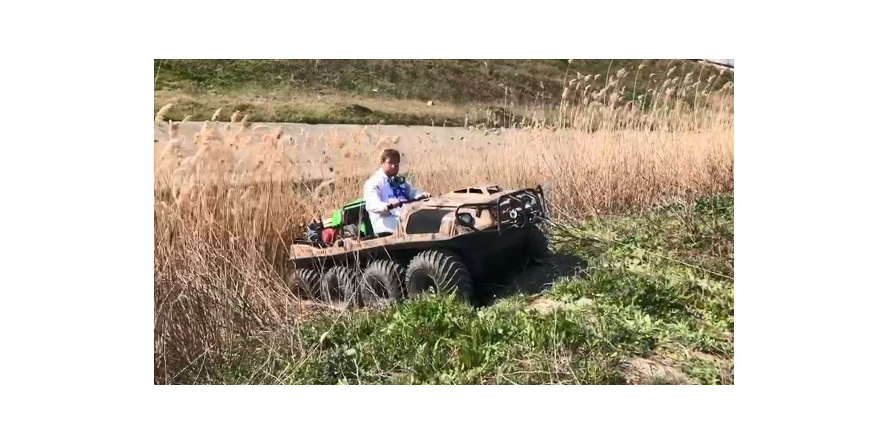 8x8 amfibik araçla  larva mücadelesi