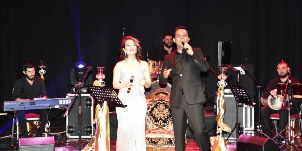 Evde kalanlara canlı konser