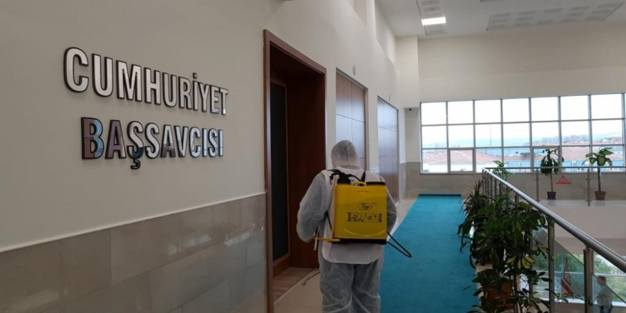 Kamu kurumu binaları dezenfekte ediliyor