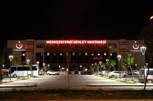 Manisa'da hastaneden kaçmaya çalışan kişi dördüncü kattan atlayınca öldü