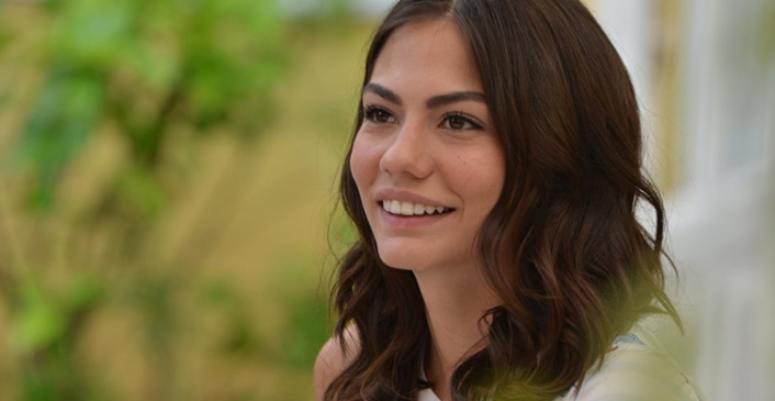 Demet Özdemir'den kesin aşk yaşıyorsun sorusuna cevap