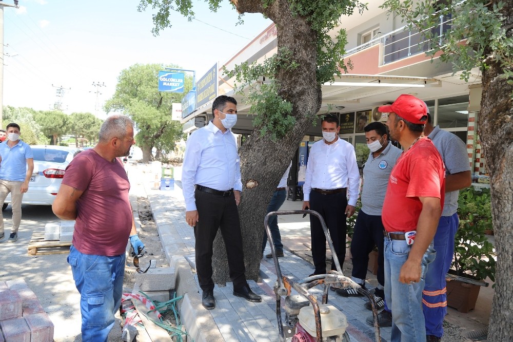 Menderes Belediye Başkanı Kayalar, personeliyle bayramlaştı