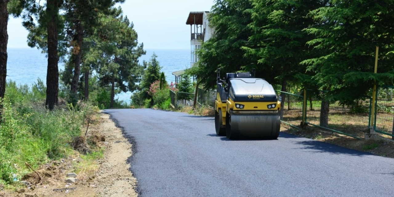 Yol çalışmaları hem merkezde hem kırsalda devam ediyor
