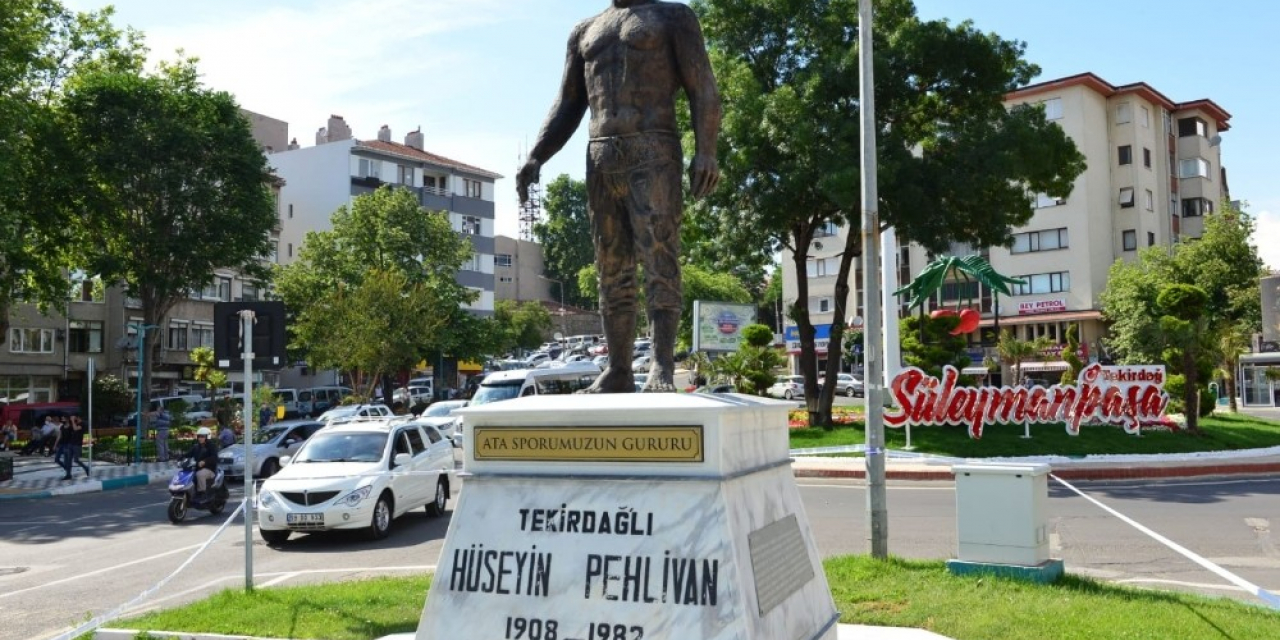 Hüseyin Pehlivan Anıtı yenileniyor