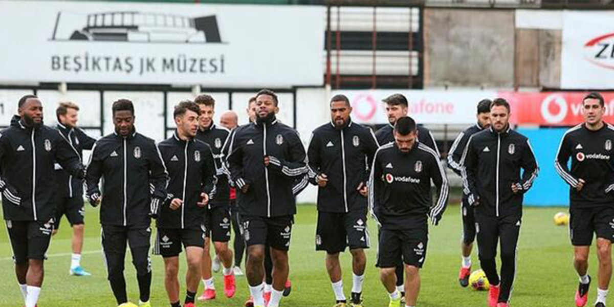 Beşiktaş’ta 2 futbolcunun Kovid-19 testi pozitif çıktı