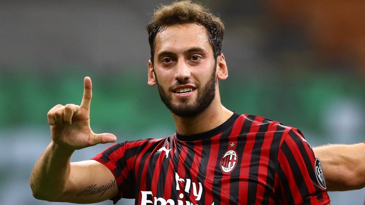 Hakan Çalhanoğlu Milan'da kalacak mı?