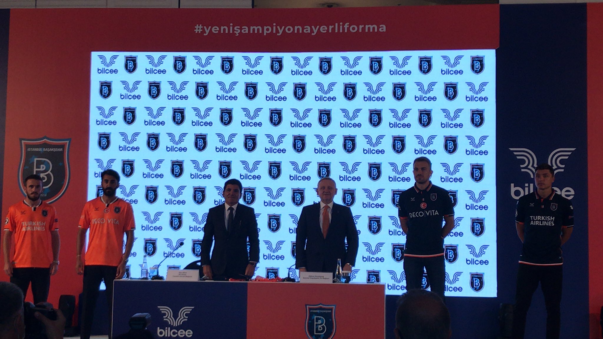 Başakşehir'in yeni sezon formaları tanıtıldı!