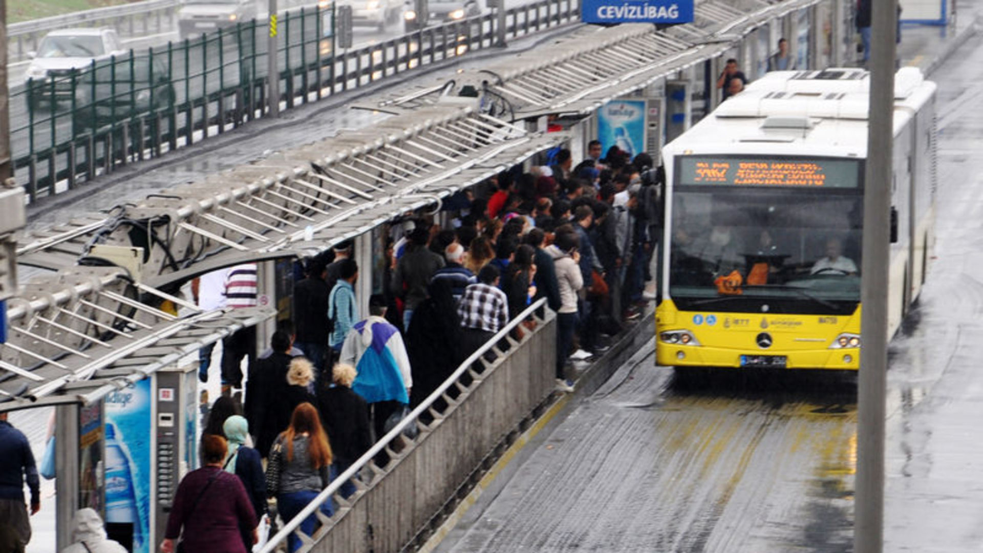 Metrobüste taciz dehşeti