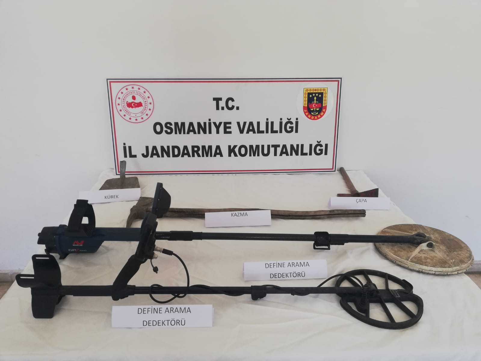 Osmaniye’de define avcıları operasyonunda 2 kişi gözaltına alındı