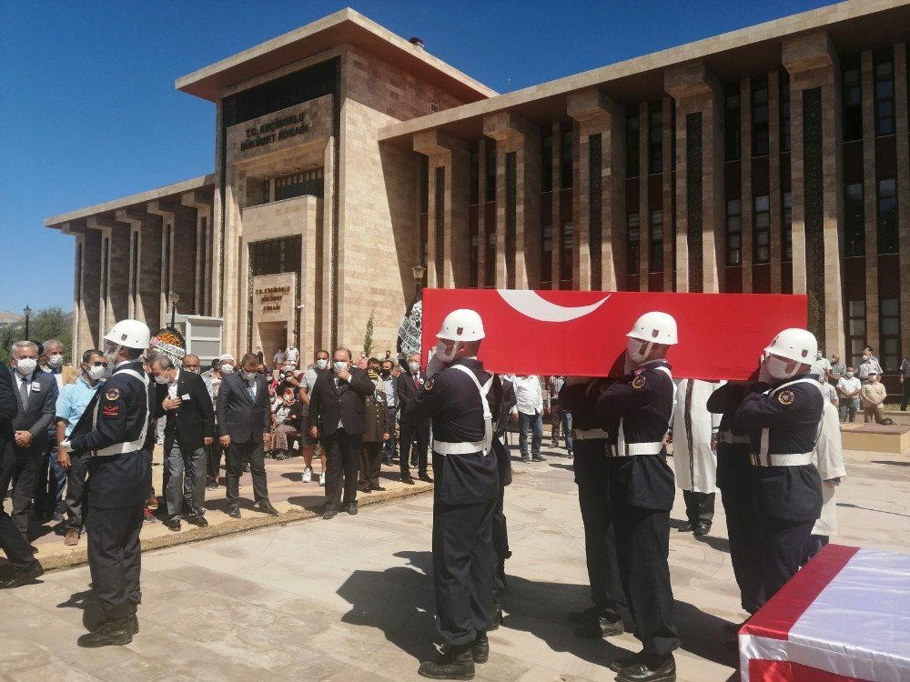 Şehit Jandarma Uzman Çavuş Hüseyin Çatal son yolculuğuna uğurlandı