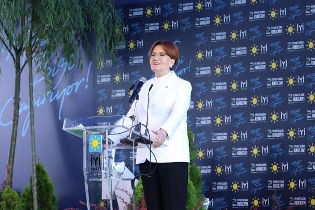 İYİ Parti'nin genel başkanı yeniden Meral Akşener oldu