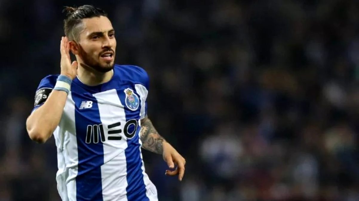 Manchester United, Alex Telles transferini bitirdi!