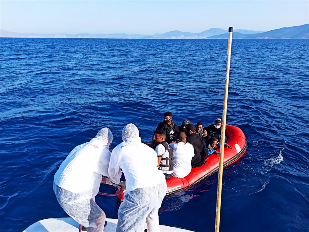 Yunanistan'dan bir skandal daha: 25 sığınmacı ölüme terk edildi!