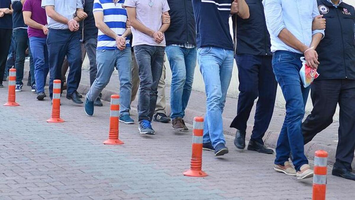 İzmir merkezli FETÖ operasyonu kapsamında 110 kişi hakkında gözaltı kararı