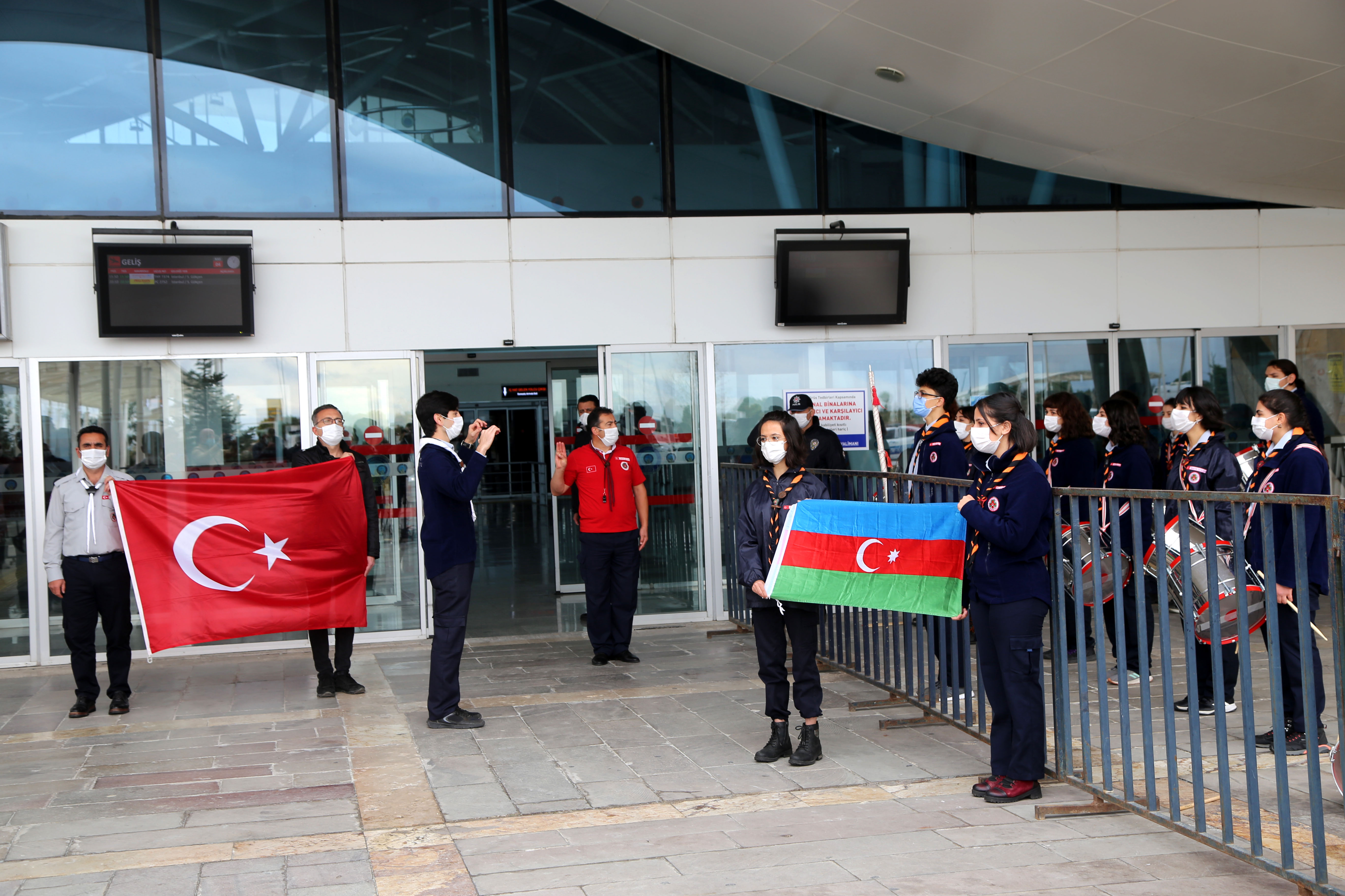 Karabağ, Sivas'ta "Çırpınırdı Karadeniz" şarkısıyla karşılandı