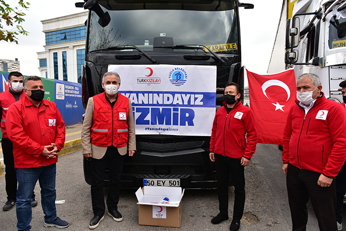 Tuzla Belediyesi, İzmir'deki depremzedelerin yardım çığlıklarına ses verdi!