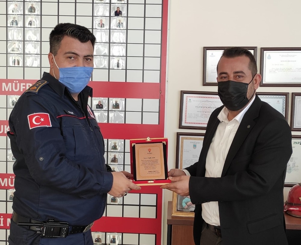 İzimir Kahramanları unutulmadı! Plaket verildi