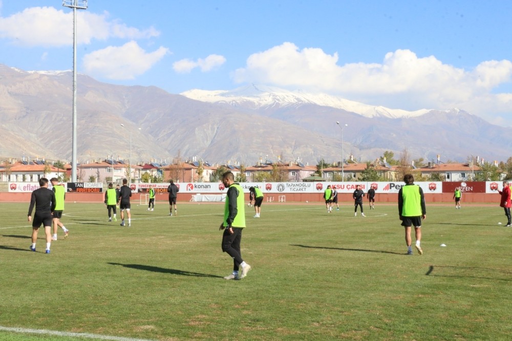 24Erzincanspor'da 5 futbolcu koronavirüse yakalandı!