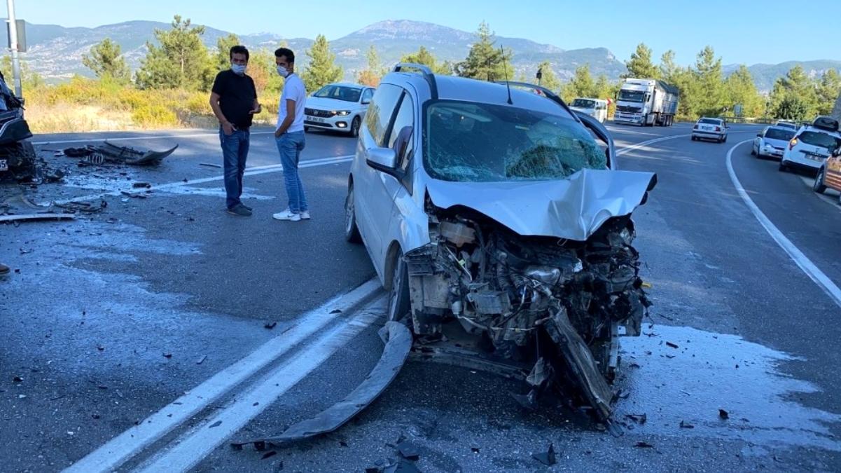 İşe giderken direksiyon hakimiyetini kaybeden sürücü canından oldu!