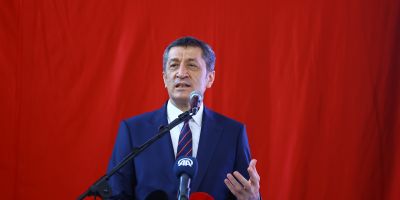 Milli Eğitim Bakanı Ziya Selçuk'tan yüz yüze eğitimdeki erteleme için özür mesajı!