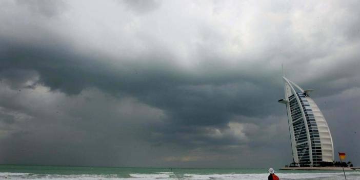 Dubai’deki sel felaketiyle gündeme gelmişti: Bulut tohumlama nasıl çalışır?