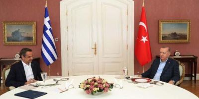 Cumhurbaşkanı Erdoğan, Yunanistan Başbakanı Miçotakis'i kabul etti! İşte ilk kareler
