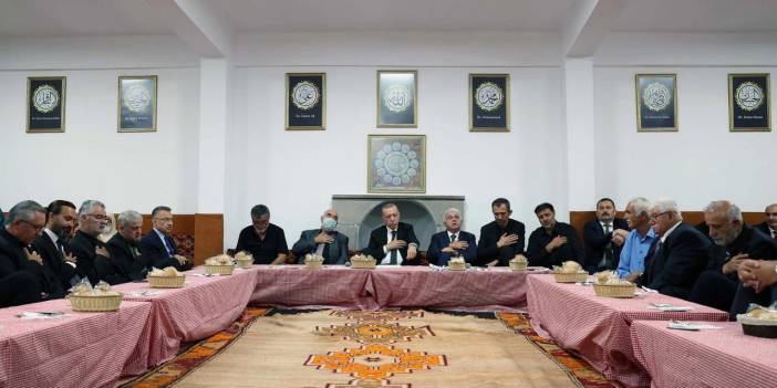 Cumhurbaşkanı Recep Tayyip Erdoğan'dan Cemevi ziyareti! Dernektekiler ile iftar yaptı!