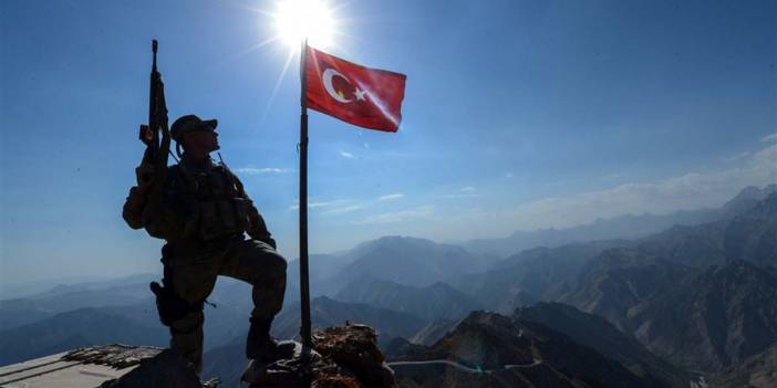 MSB duyurdu! Hakurk ve Pençe-Kilit bölgelerinde tespit edilen 4 PKK'lı terörist etkisiz hale getirildi!