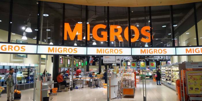 Migros yılbaşı sepeti klasik kutu 2023 ne kadar, kaç TL? Migros yılbaşı paketi içinde neler var?