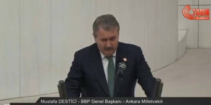 Sözleri boğazına düğümlendi, gözyaşlarını tutamadı! BBP lideri Mustafa Destici'den yürek yakan sözler