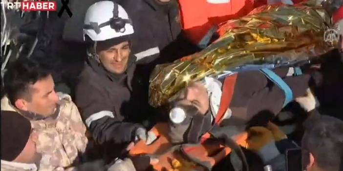 Son dakika | Kahramanmaraş'ta mucize: 17 yaşındaki Muhammed Enes ve 1 kişi, 198.saatte enkazdan çıkarıldı