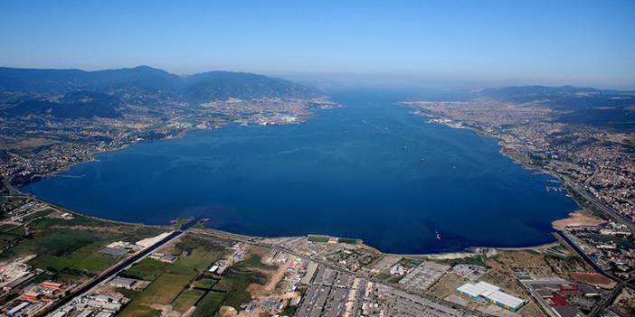 İzmit körfezinin en büyük sorunu kimyasal ve karasal kirlilik