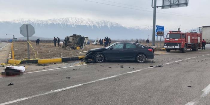 Isparta'da trafik kazası: Ölü ve yaralılar var
