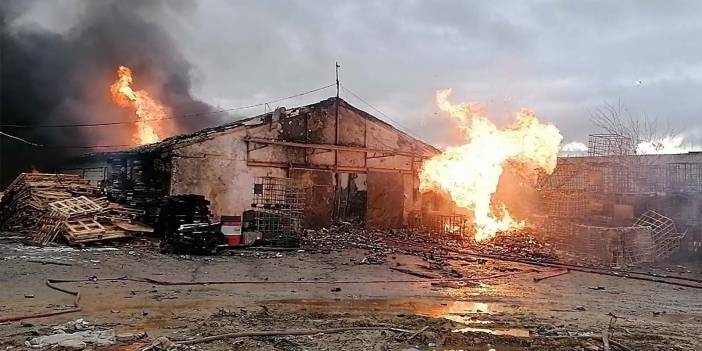 Kocaeli Gebze'de temizlik malzemesi üreten fabrika da yangın!