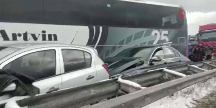 Bolu Dağı tünelinde kar yağışı nedeniyle zincirleme kaza meydana geldi!