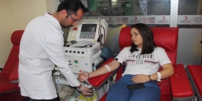 Türk Kızılayın ulusal kan stokunun "kritik" seviyenin altına inmesi yetkilileri harekete geçirdi