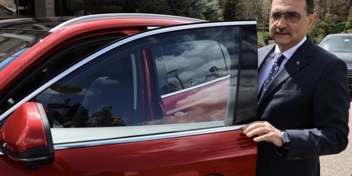 Bakan Dönmez: Türkiye'nin yüzyılına da ancak böyle bir otomobil yakışırdı