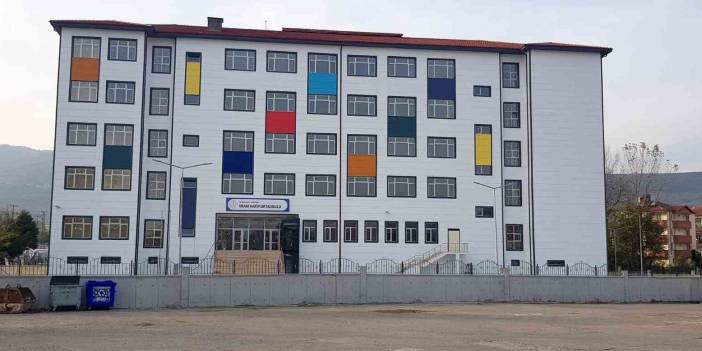 Okulun asansör halatı koptu! Korkunç olayda 5 öğretmen yaralandı