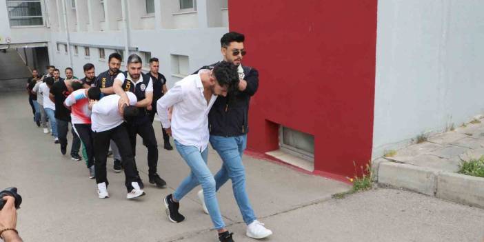 Adana'da operasyon! “Sazan sarmalı” yöntemiyle 1 milyon liralık vurgun yaptılar!