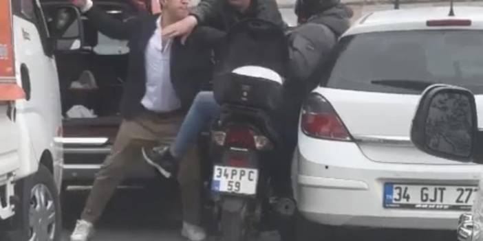 İstanbul'da kendisinden yol isteyen kuryeye satırla saldırmıştı, o kişi göz altına alındı