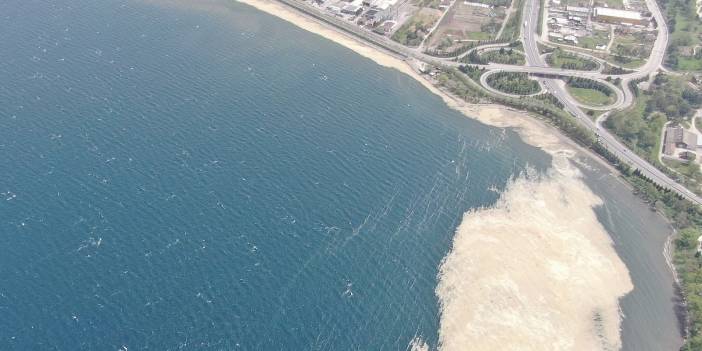 Körfez kırmızı ve turuncuya bulandı, İzmir Körfezinde musilaj alarmı!