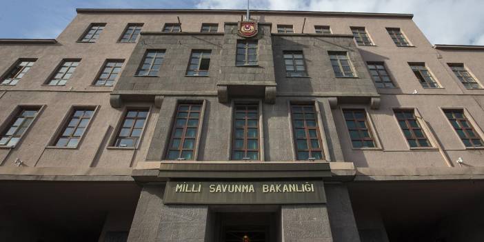 Milli Savunma Bakanlığı sosyal medya hesabından Türk komandolarının NATO'nun talebi üzerine Kosova'ya gideceğini duyurdu