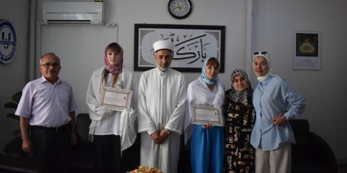 Ukraynalı anne ve kız İslam'ı seçti! Ayşe ve Aliya!