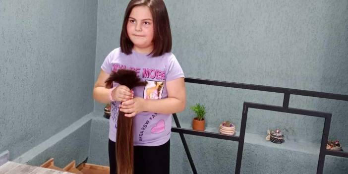 Küçük kız, lösemi hastaları için saçlarını bağışladı