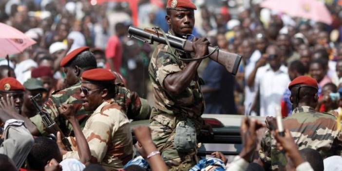 Nijer Cumhurbaşkanı rehin alındı! Darbe girişimi!