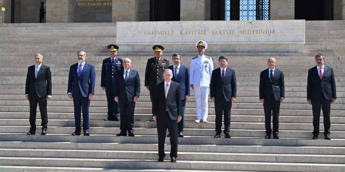 Son dakika haberi: YÜksek Askeri Şura (YAŞ) kararları açıklandı! Ordu artık Metin Gürak paşaya emanet!