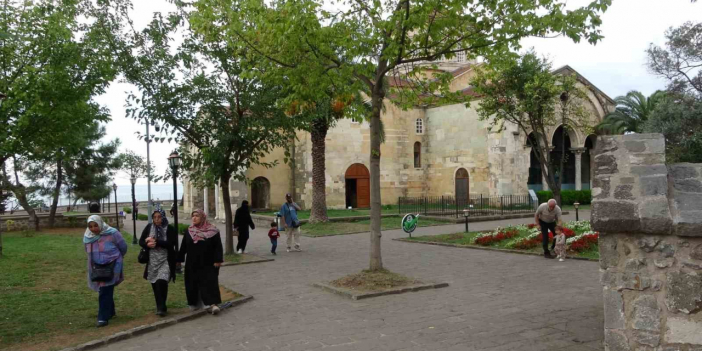 Arap turistler ülkelerine dönünce turizm sektörü düşüşe geçti