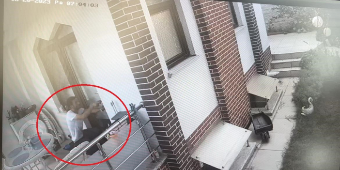 Önce köpekle oynadı, sonra böyle soygun yaptı...Tatilde paraları yerken yakalandı